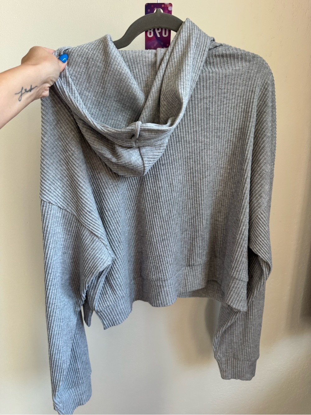 98. Alo Muse sweatshirt in heather gray - Picture 6 of 6